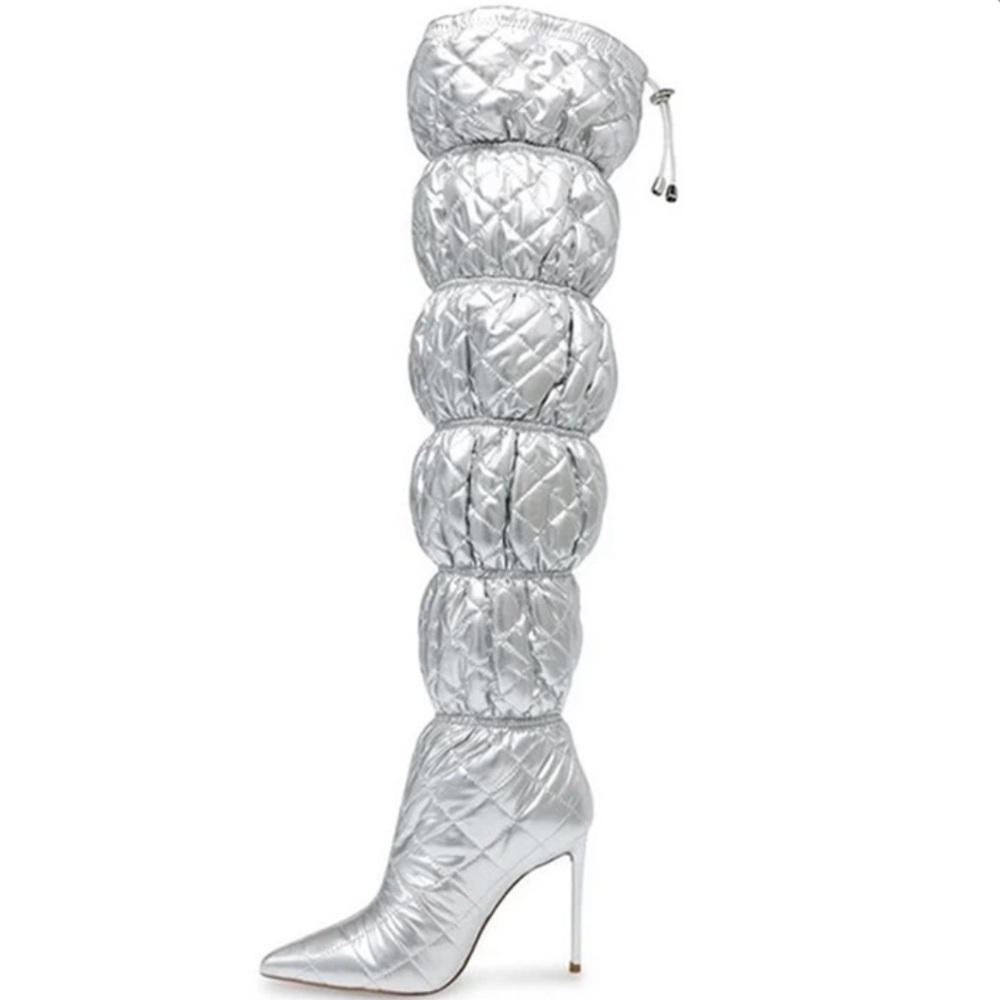NWOB Steve Madden Women’s Quilted Silhouette Over The Knee Boots Size 8.